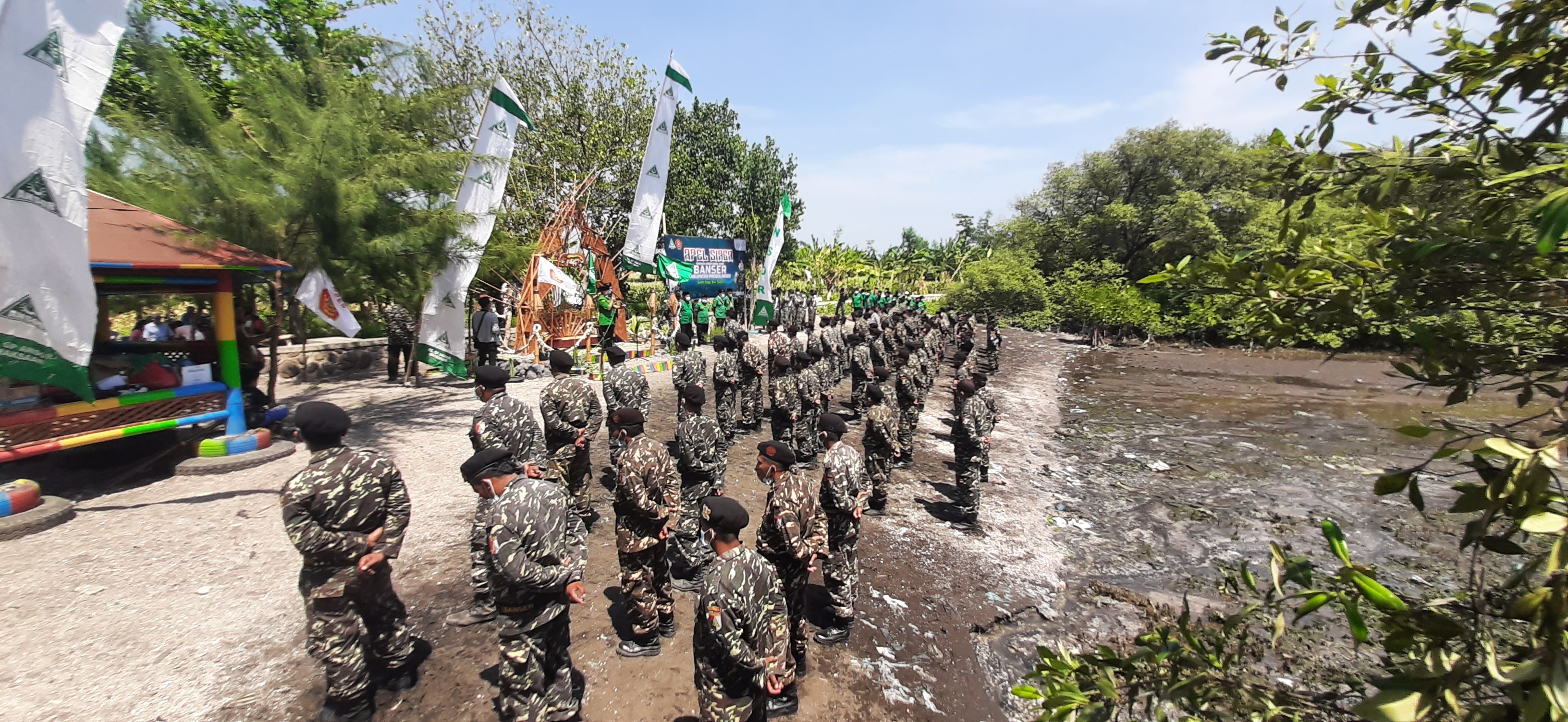 Peringati Hari Santri, Ansor Banser Probolinggo Gelar Apel Akbar
