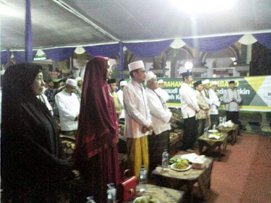 Gandeng PCNU Kota Kraksaan, Pemkab Probolinggo Gelar Pengajian Umum dan Santunan Fakir Miskin