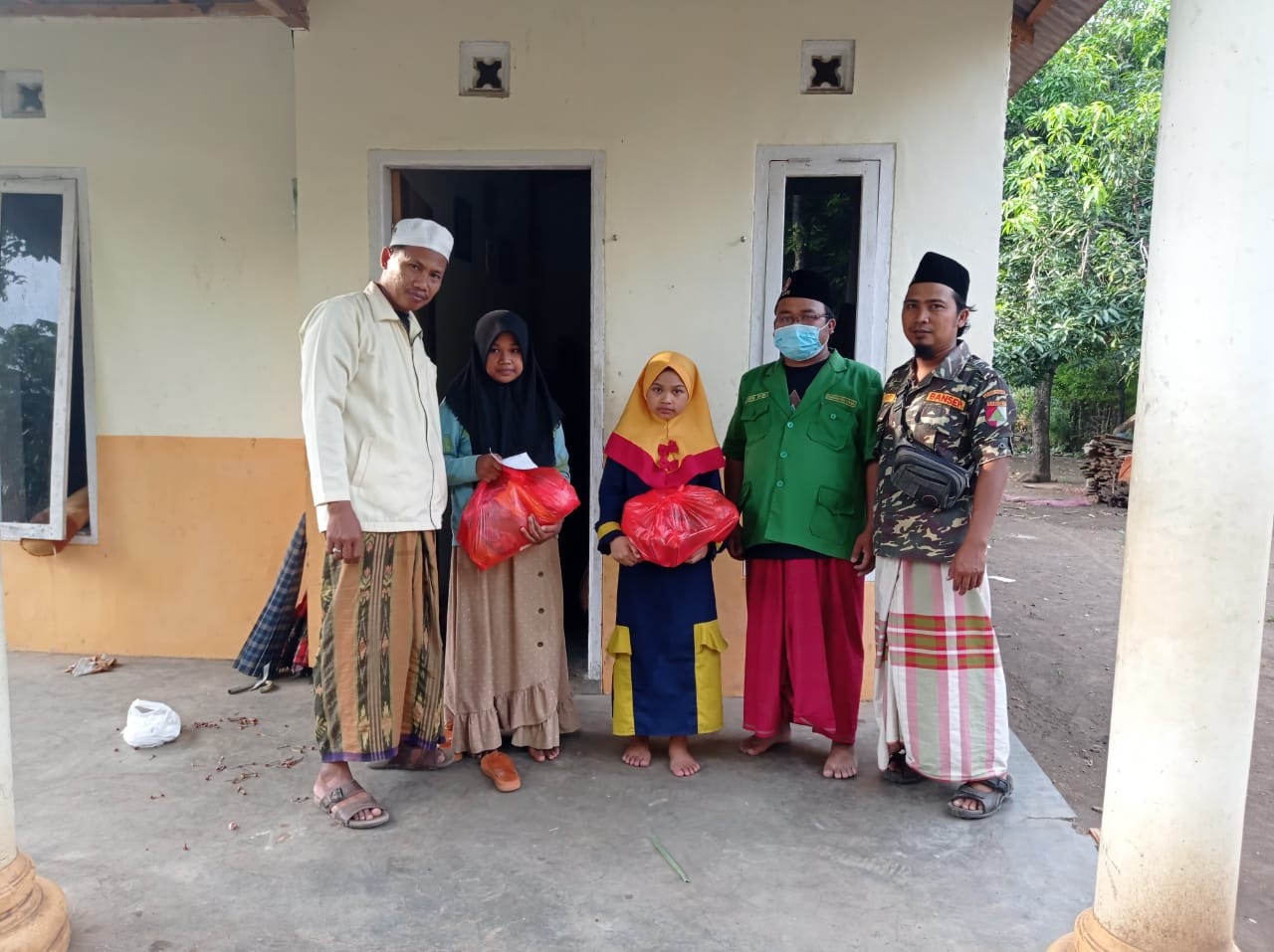 Berbagi Dengan Ikhlas, Ansor Tegalsiwalan Santuni Anak Yatim
