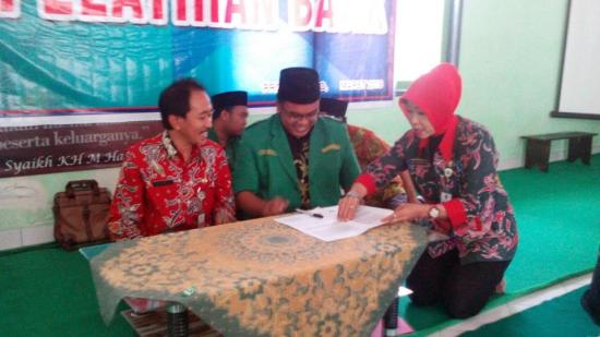 Penandatandatangan MoU Antara PC Gerakan Pemuda Ansor Dengan Disperindag Kabupaten Probolinggo